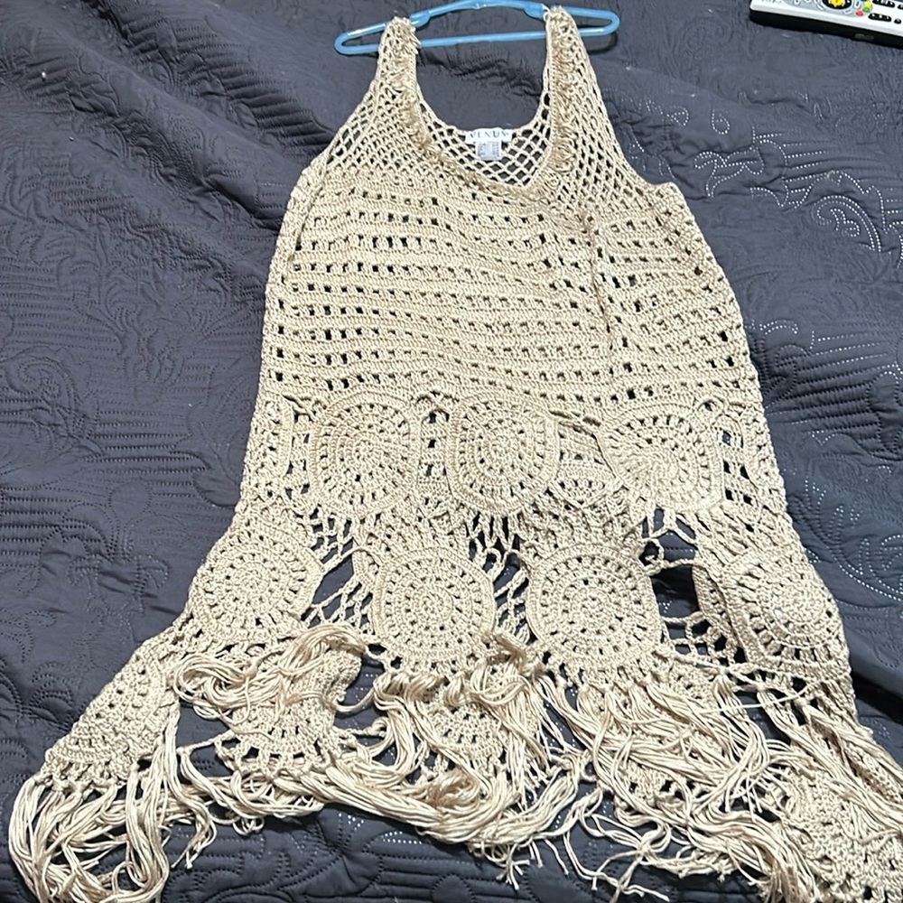 New never worn crochet top